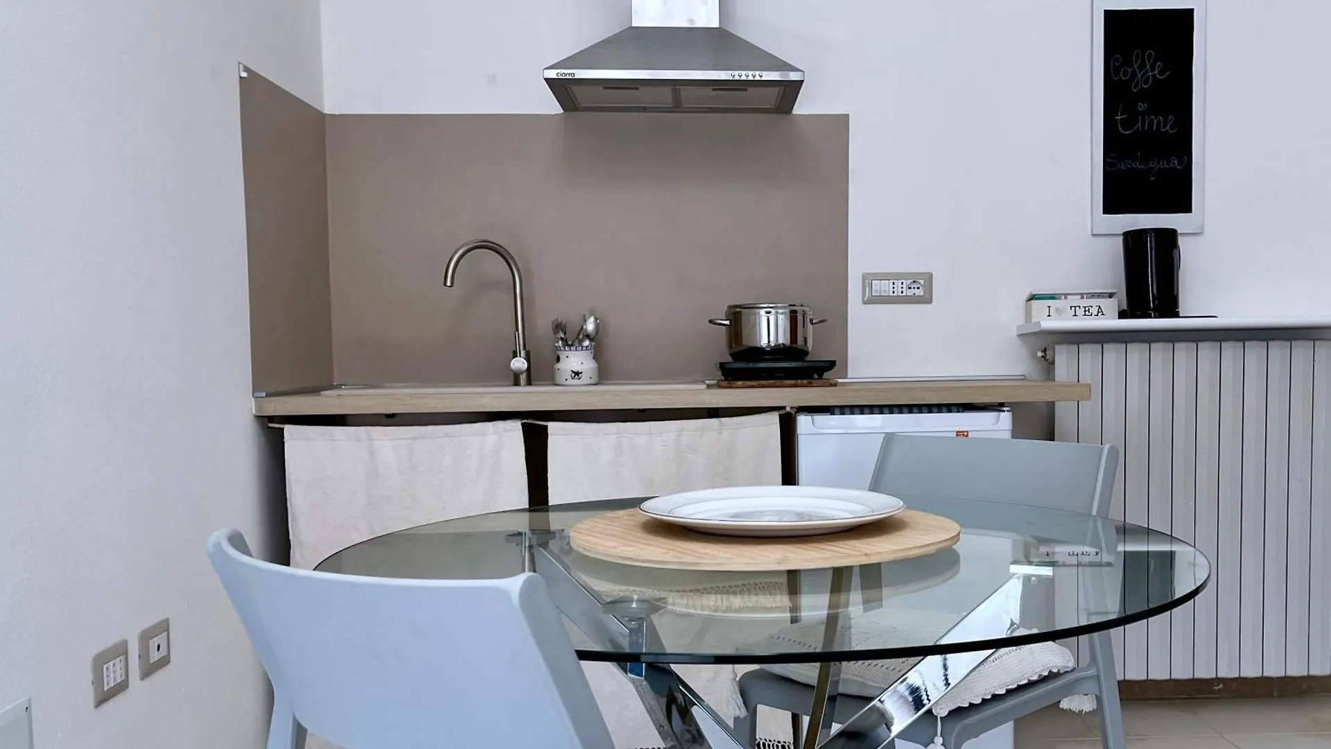 Gocciadoro Guest Apartment 솔라나스 게스트하우스
