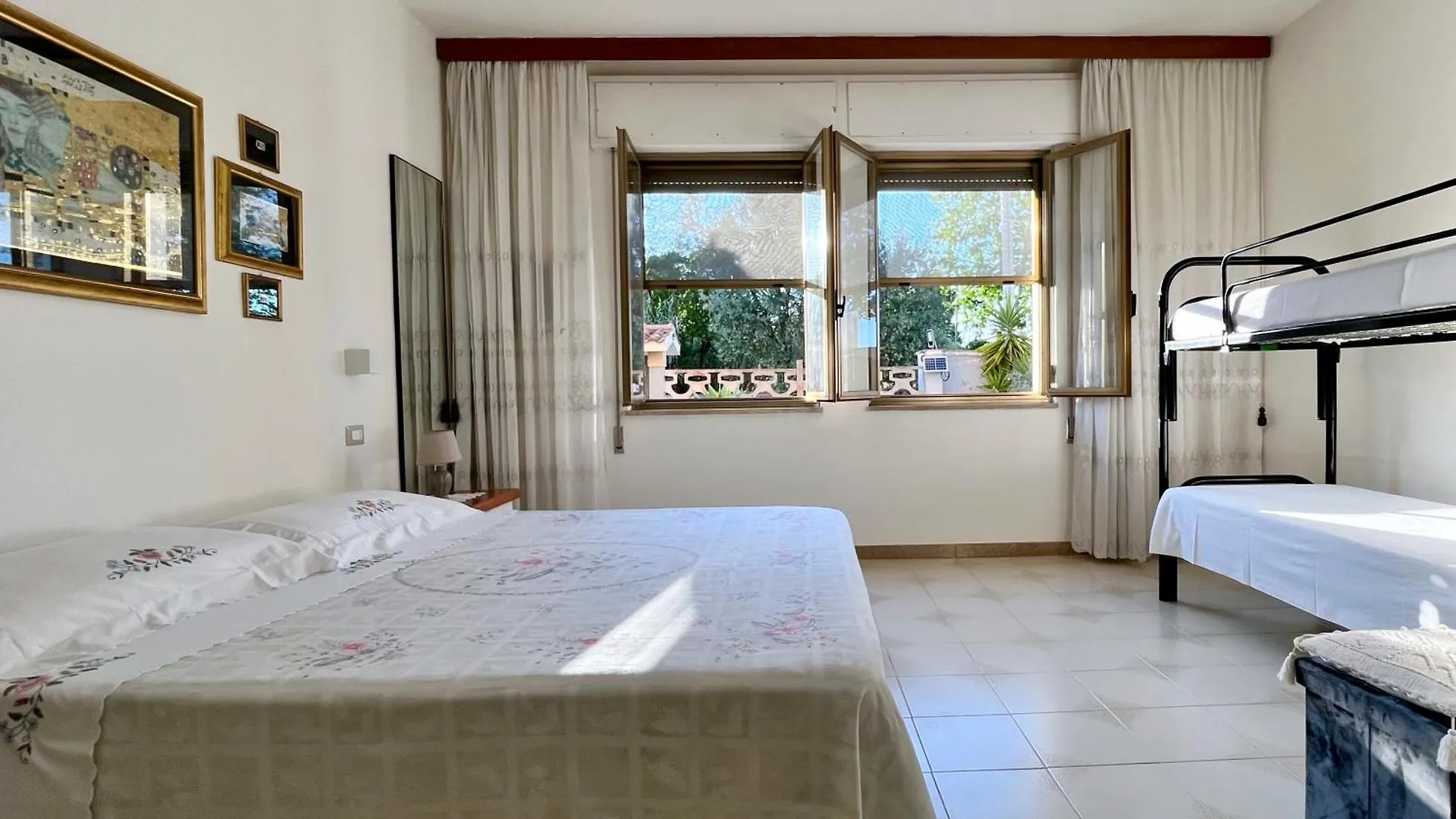 Gocciadoro Guest Apartment Solanas  إيطاليا