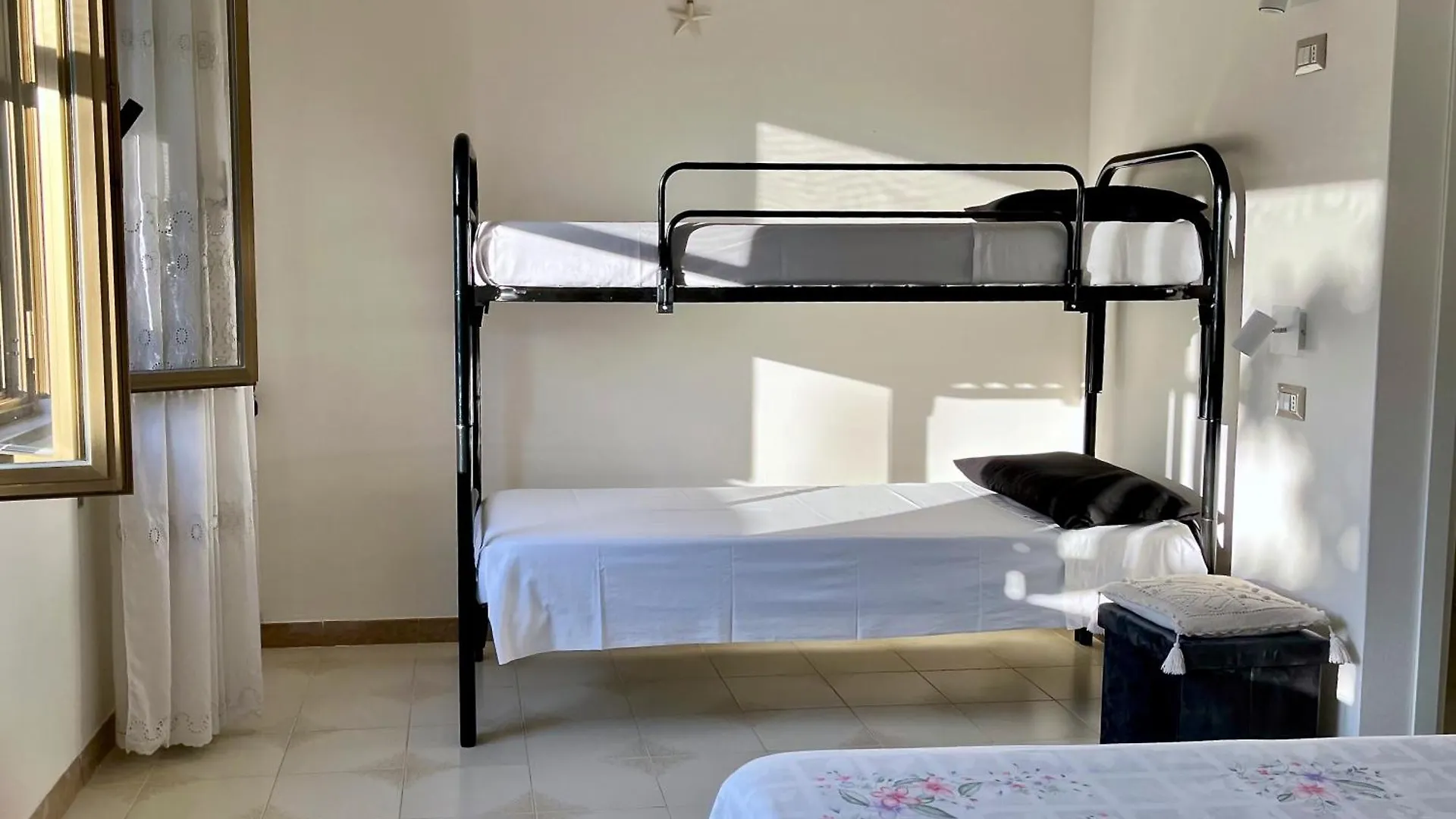 Gocciadoro Guest Apartment Solanas  بيت ضيافة